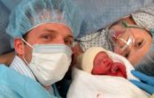 Brīnumbērns, kurš piedzima 39 dienas pēc tā, kad mātei nogāja ūdeņi Brīnumbērns, kurš piedzima 39 dienas pēc tā, kad mātei nogāja ūdeņi