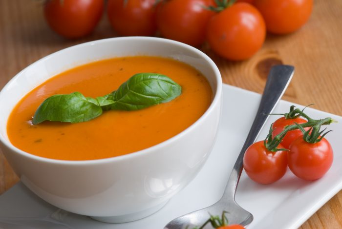 Vienkārši un ātri pagatavojama tomātu krēmzupa – īsts garšas baudījums!