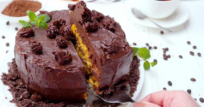 RECEPTE. Šokolādes-apelsīnu torte – bezgala garda un aromātiska!