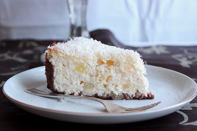 Kokosriekstu siera kūka ar ananasu gabaliņiem – īsts garšas baudījums!