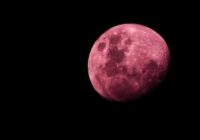 ‘Rozā’ supermēness –  tas būs gada gaišākais un lielākais mēness, kurš parādīsies aprīļa sākumā