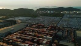 Pirmie cerību stari Ķīnas ekonomikā: Rūpnīcas martā atkal audzē jaudas Pirmie cerību stari Ķīnas ekonomikā: Rūpnīcas martā atkal audzē jaudas