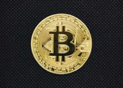 Klusums no Maikla Seilora: lielākais bitkoinu turētājs pasaulē paņēmis pauzi un ko tas nozīmē tirgum