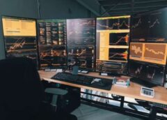 Aizdomīgi darījumi pirms ASV prezidenta lēmumiem: Vai tirgū noplūst slepena informācija?